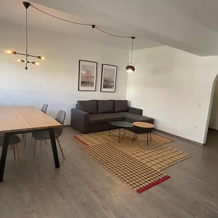 Apartment Mv *